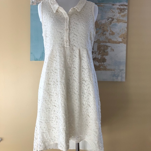 ✨SALE✨ Off White Lace Dress • Open Back • MEDIUM - Picture 1 of 8